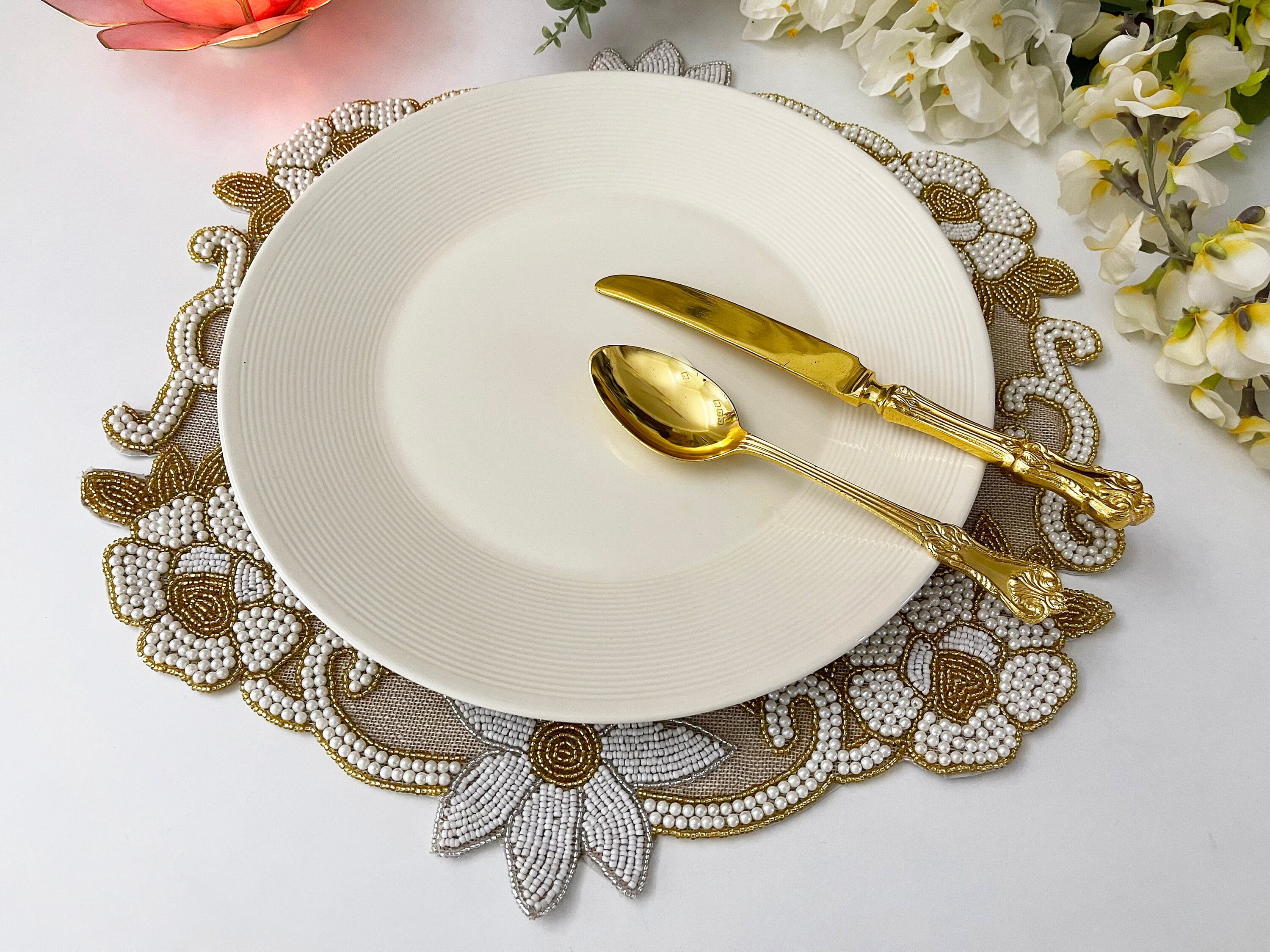 Set of 6, Handmade burlap and bead placemat, burlap tablemat, 14 inch, charger