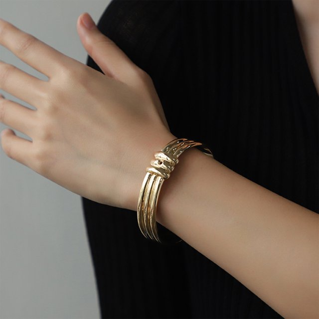 Pulsera Retro Grain Oro para Mujer | Diseño simple de moda | Cadena de aleación cortada con precisión | Elegante forma rectangular | Accesorio delicado | Ajuste universal | 1 Pieza | Caja de 7x7cm