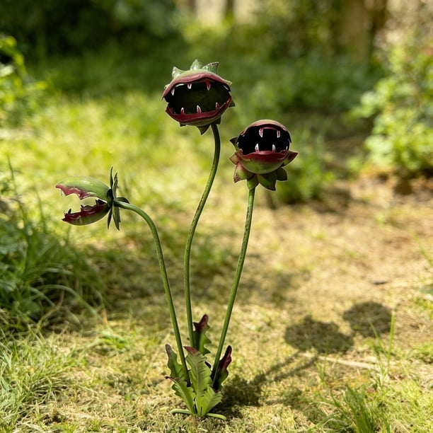 Metal Carnivorous Plant Garden Stake, Handmade Iron Venus Flytrap