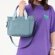 thumbnail image 1 of Bolso bandolera impermeable de gran capacidad | Bolsa de viaje y gimnasio de nailon de 15-20 L para hombre y mujer | Bolso de hombro informal para la escuela, el trabajo, el fitness y las compras, 1 of 9