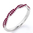 thumbnail image 1 of JeenMata Alianza de Boda de Oro Blanco de 18 K sobre Plata con Pavé de Rubíes y Piedra Natal de Julio de 0,25 Quilates con Forma Redonda y Estilo Infinito, 1 of 6