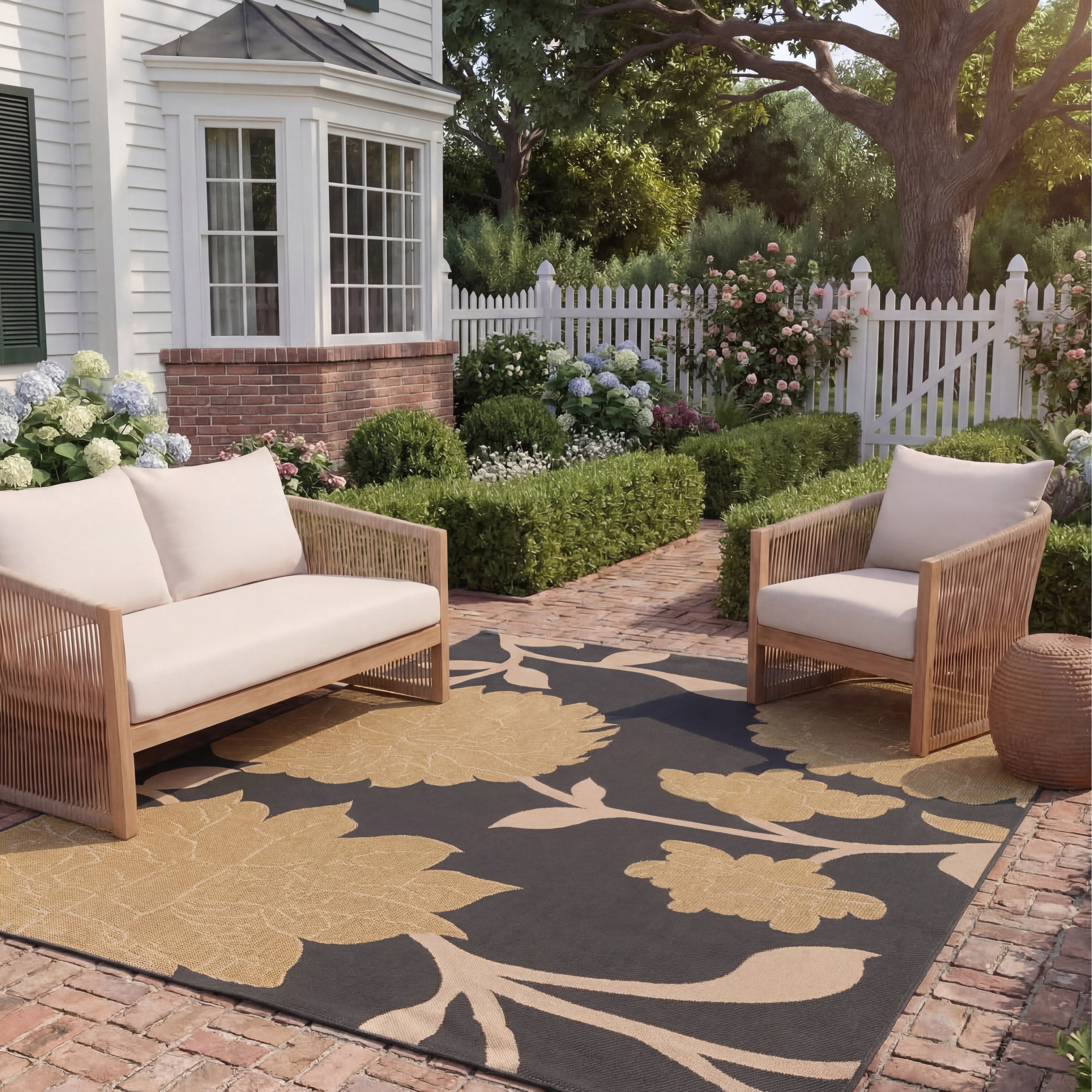 Safavieh Courtyard Tyson Floral Indoor/Outdoor Area Rug, Anthracite/Beige, 8' x 10'