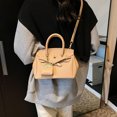 thumbnail image 4 of Bolso bandolera de hombro de alta gama con textura versátil de estilo coreano de nueva moda 2025 para mujer, 4 of 5