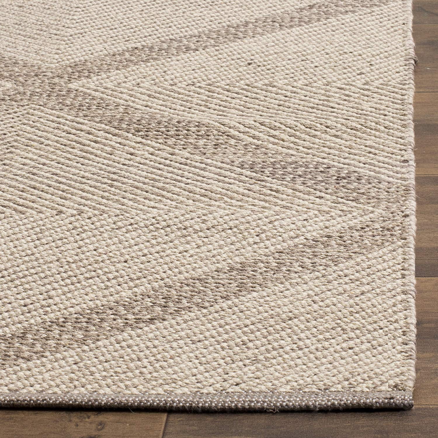 SAFAVIEH Montauk Bailey Geometric Diamond Cotton Area Rug, Grey, 3' x 5'