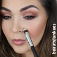thumbnail image 2 of Sombra de ojos en polvo mineral Beauty Junkees con brocha de maquillaje, 2 of 5
