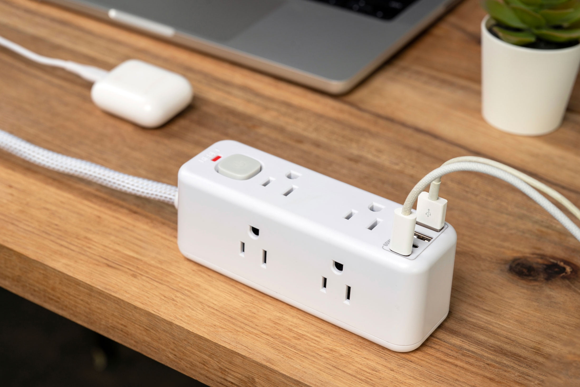 Hyper Tough USB Power Strip, 3ft Extension Cord, 6 Outlet, USB-A, USB-C, 900J Surge Protector, White