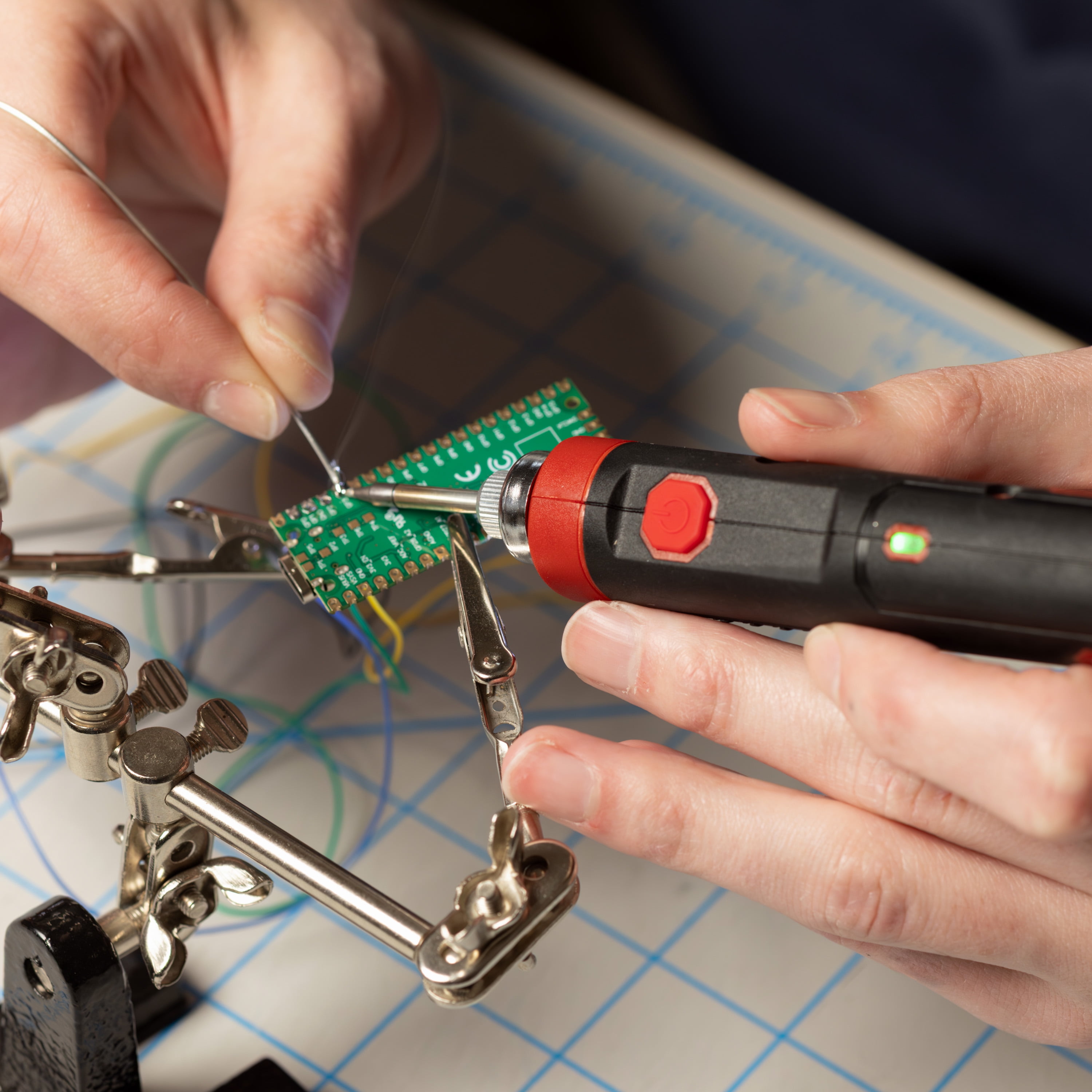 Hyper Tough Cordless Rechargeable Soldering Iron Kit in Click Fit Case