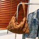 thumbnail image 1 of Bolso de mochila para mujer, bolso de celosía acolchado elegante, bolso de mano con cordón Retro, 1 of 9