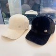 thumbnail image 3 of Gorra de béisbol con letra M de estilo coreano, gorra de visón de piel de conejo cálida y gruesa para otoño e invierno para niños, 3 of 6