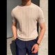 thumbnail image 4 of Camiseta Informal de Punto Acanalado de Corta con Cuello Redondo y Bajo Fino para Hombre, Color Liso Albaricoque XXXL, 4 of 10