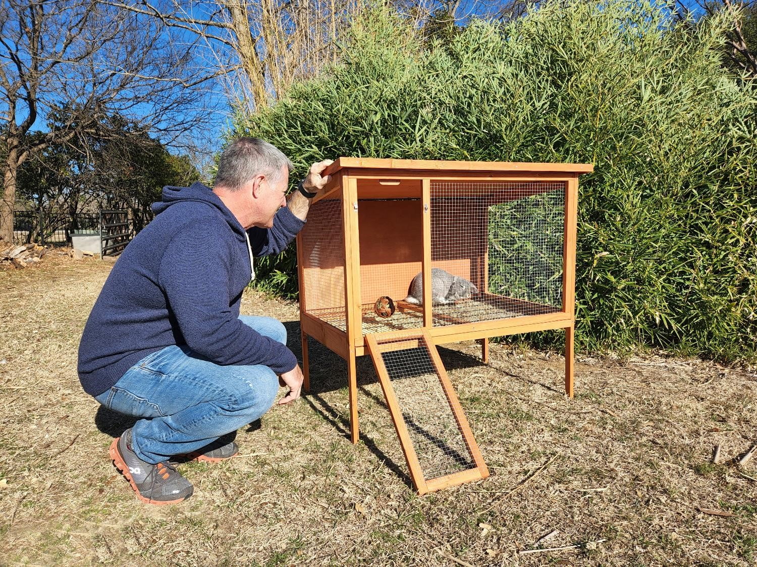 Zylina Raised Wood Rabbit Hutch for Rabbits, Bunnies and Guinea Pigs