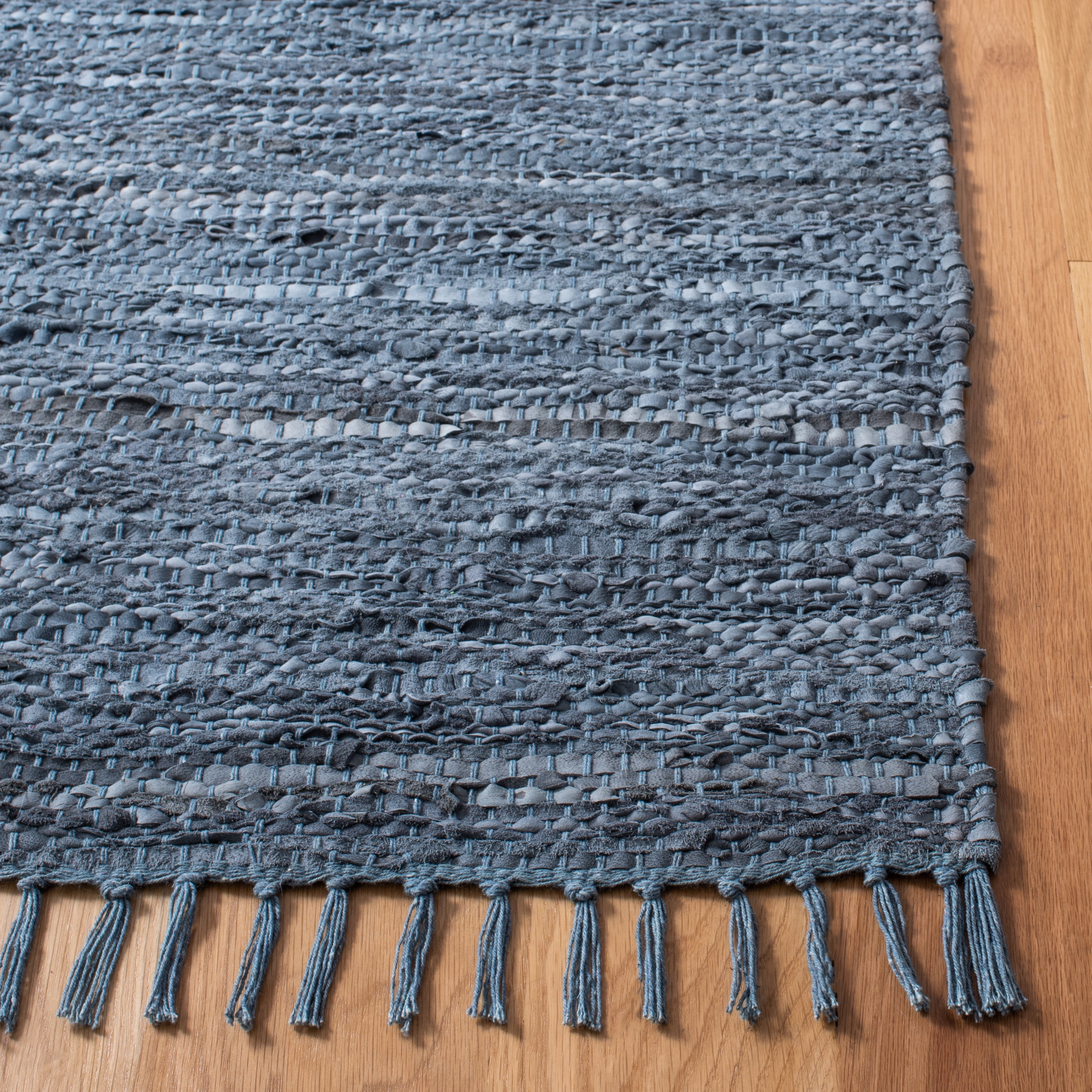 SAFAVIEH Vintage Leather Christal Solid Area Rug, Blue/Grey, 8' x 10'