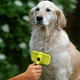 thumbnail image 5 of Cepillo autolimpiante para perros y gatos. Elimina eficazmente el pelo muerto y la capa interna (95%). Diseño ergonómico. Eliminación del pelo con un solo toque (cepillo autolimpiante)., 5 of 5