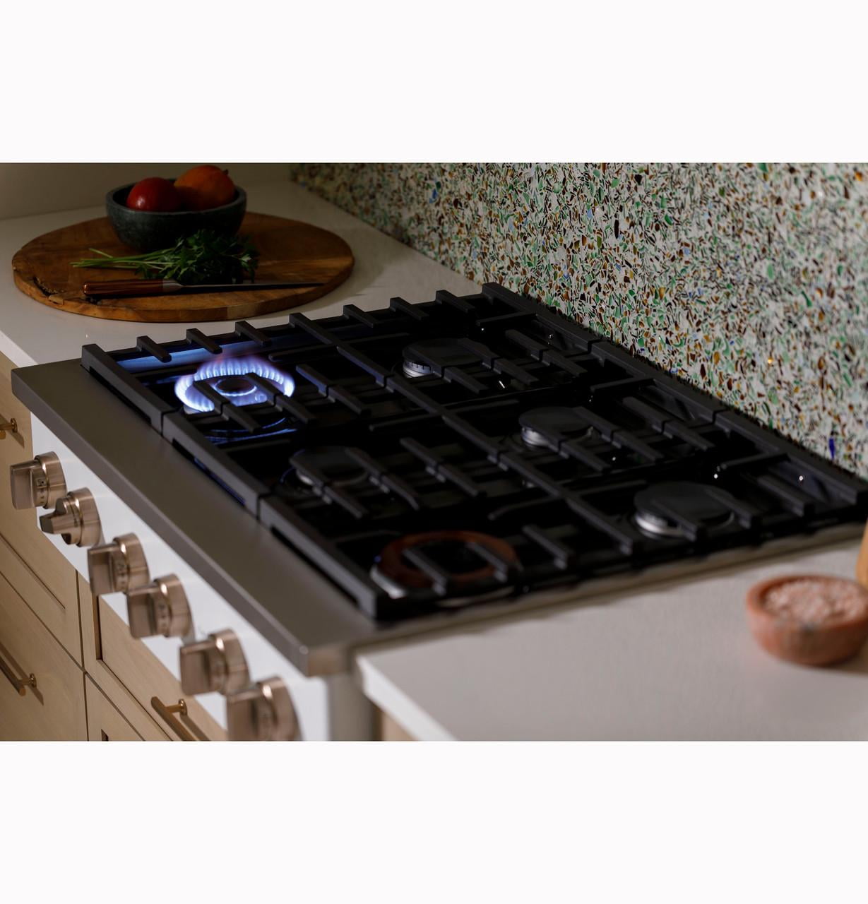 36 Inch Commercial-Style Gas Rangetop with 6 Sealed Burners, Continuous Grates, Tri-Ring Burner