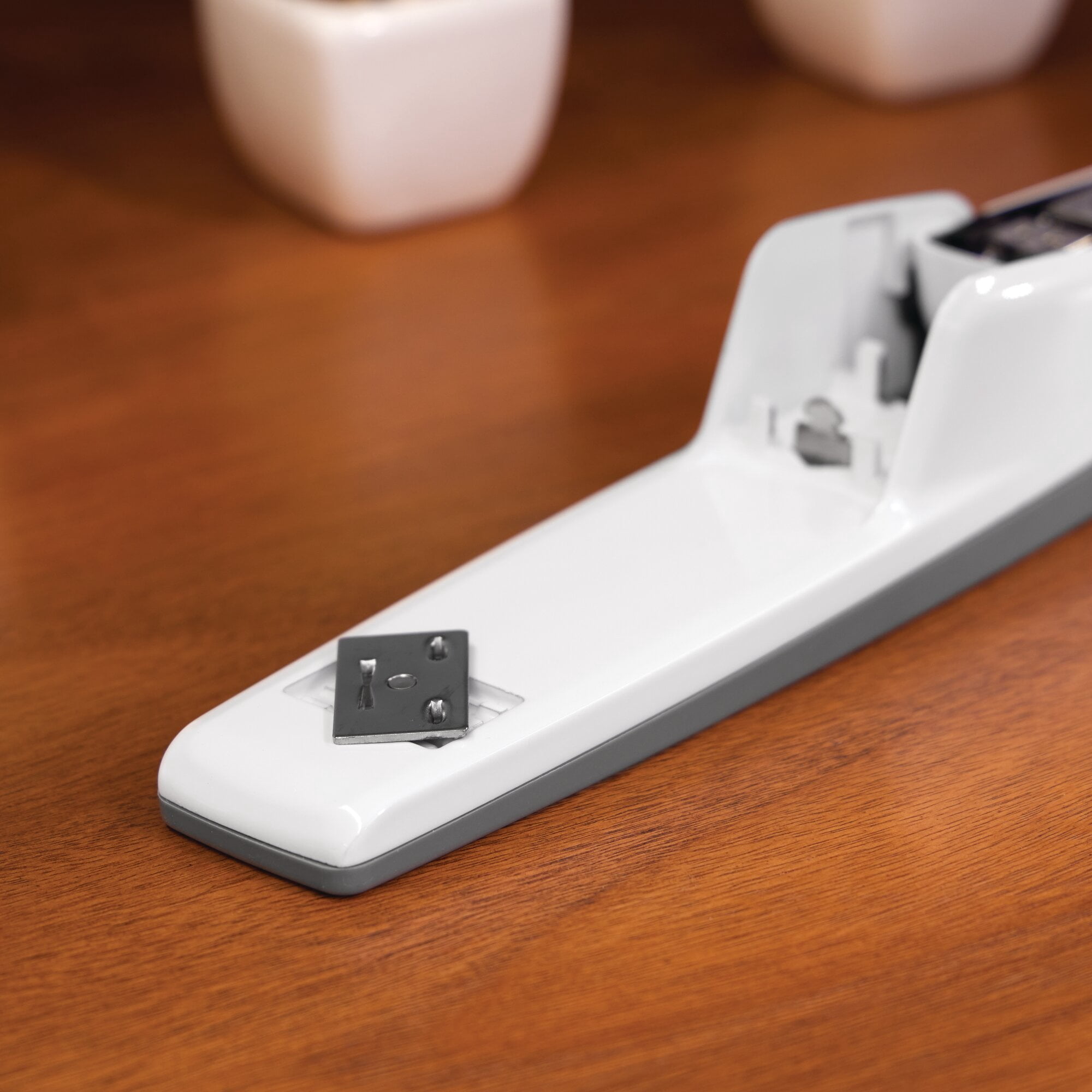 Swingline 747 Business Desktop Stapler 30 Sheets Arctic White - Full Size