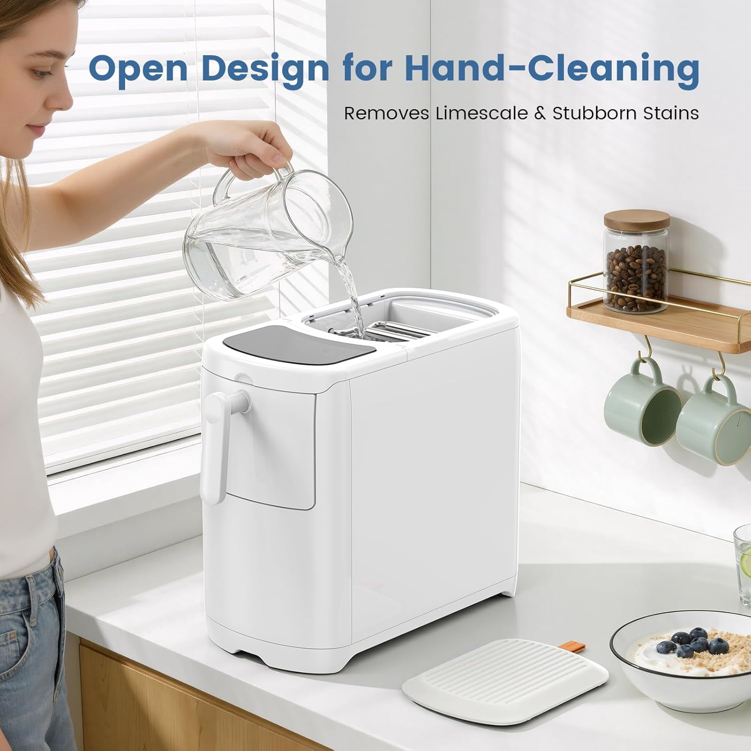 Bullet Ice Maker, 18Lbs/24H Compact Countertop Ice Machine,Fast 6Pcs Bullet Ice in 8 Mins, Removable Lid Easy to Clean, Self-Cleaning & Low Noise,White