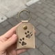 thumbnail image 1 of Llavero Conmemorativo de Pelo de Mascota - Bolsa de cuero para guardar pelo de mascotas, diseño de garras, llavero para llaves y bolsas, regalo para pérdida de mascotas para dueños de perros y gatos, 1 of 1