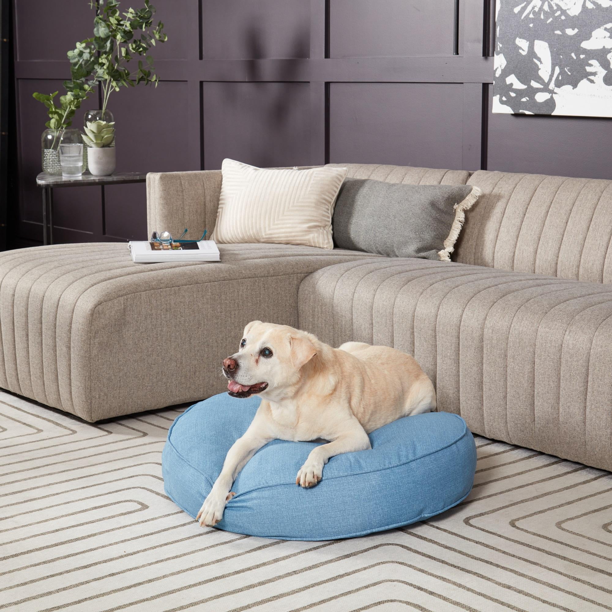 Happy Hounds Gordie Indoor/Outdoor Round Dog Bed, Medium (36"), Denim