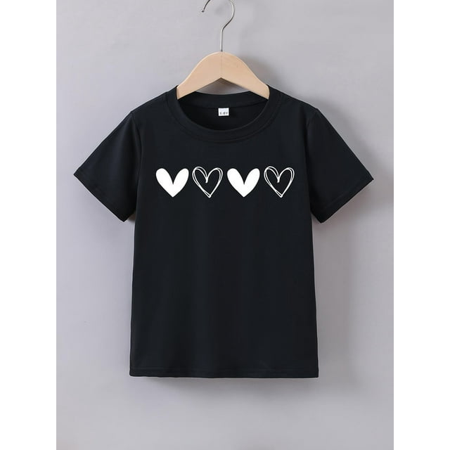 Camiseta de manga corta de verano para niña con estampado de corazones, cuello redondo, punto informal, estampado de dibujos animados de poliéster, corte regular ligeramente elástico.