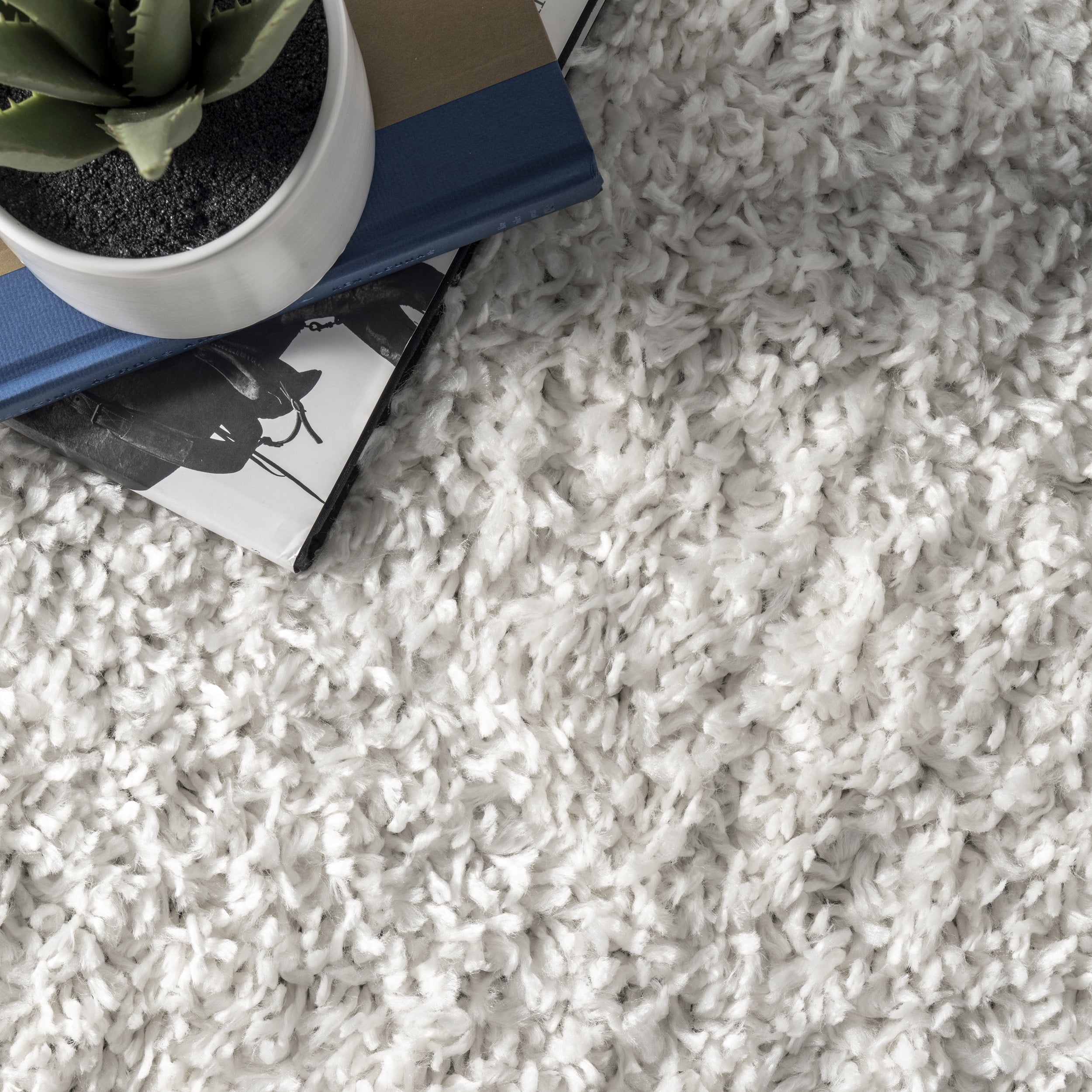 nuLOOM Kara Solid Shag Ivory 6' 7" x 9' Casual Area Rug