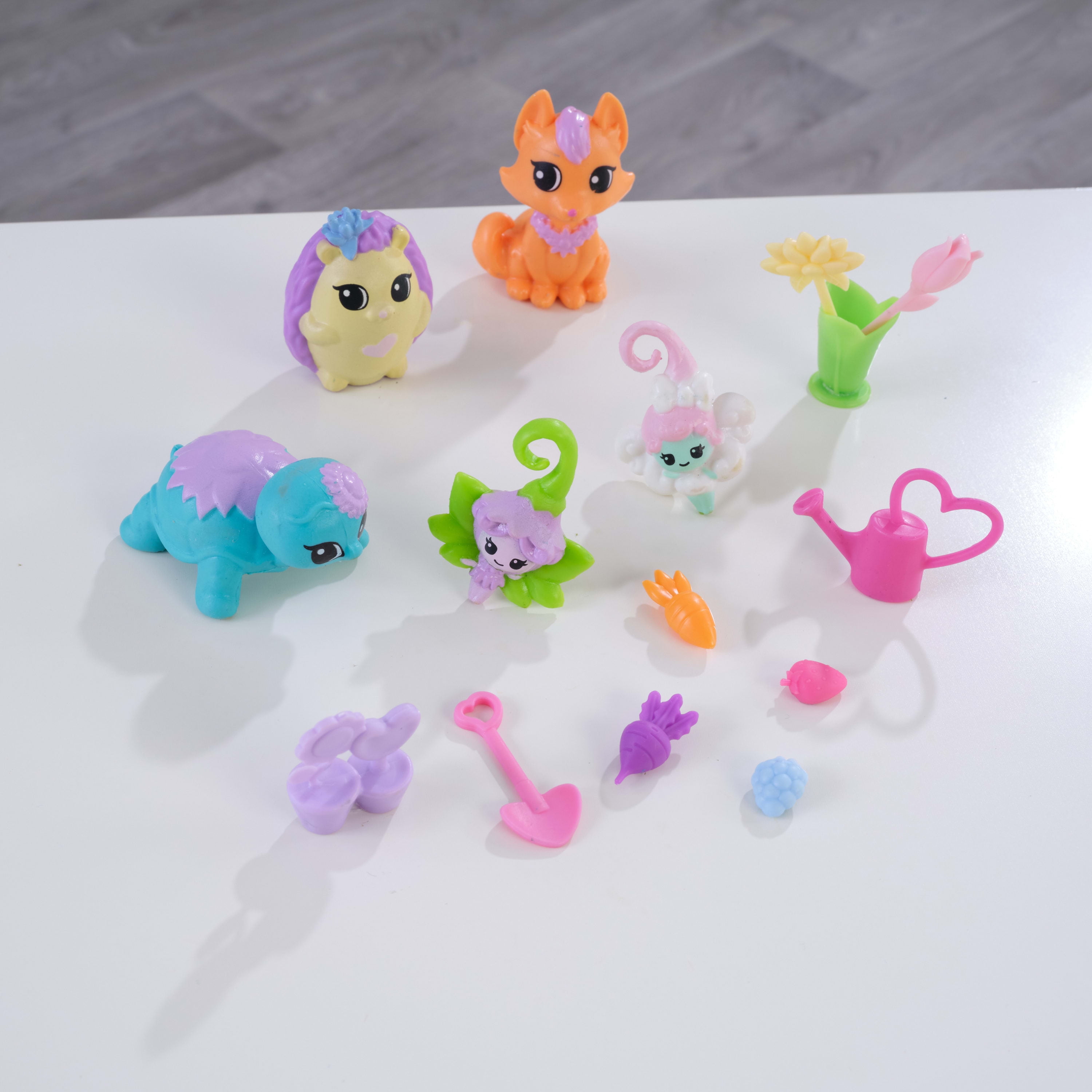 KidKraft Lil' Green World Earth Helpers Figures, 15 Pieces