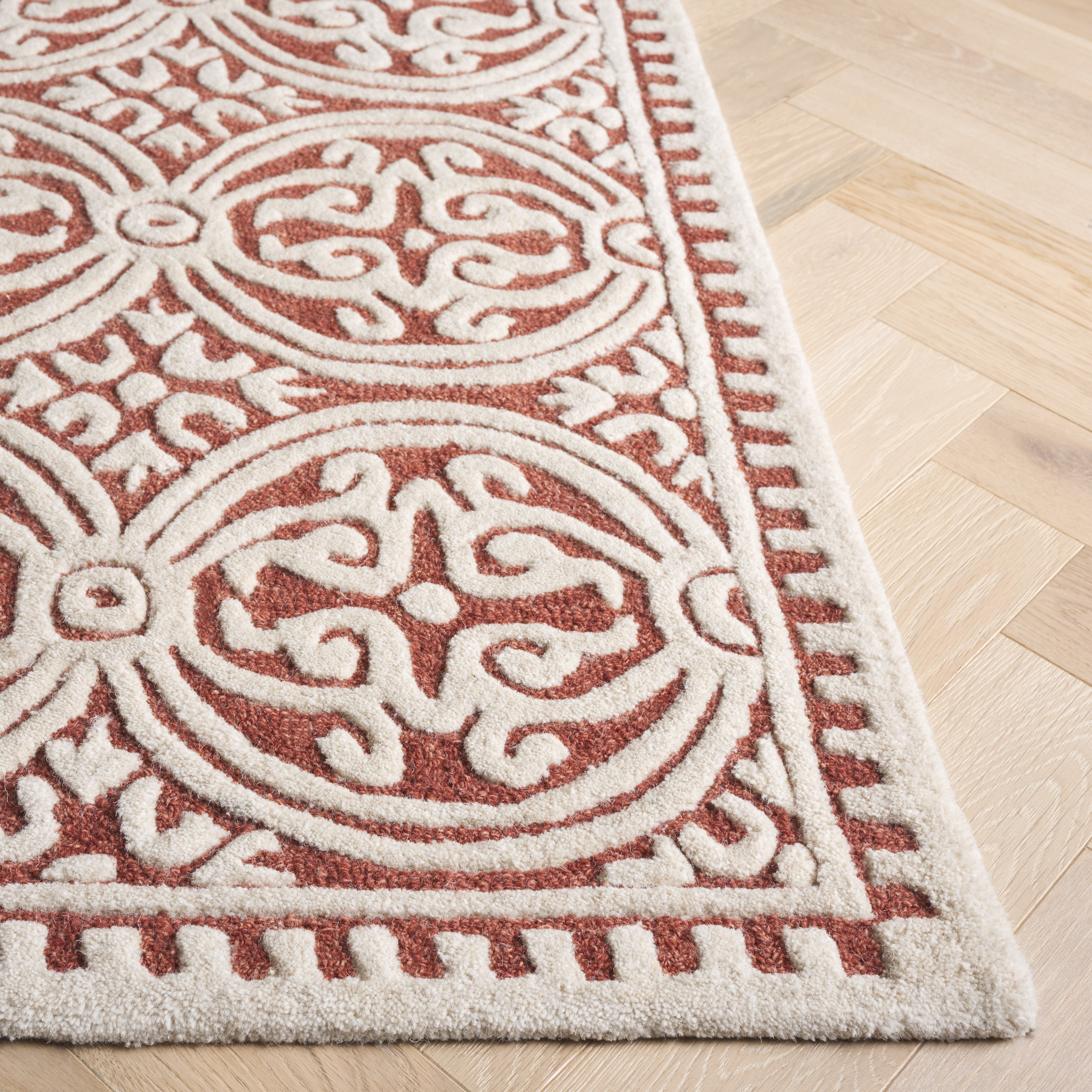 SAFAVIEH Cambridge Leslie Geometric Wool Area Rug, Ivory/Red, 6' x 9'