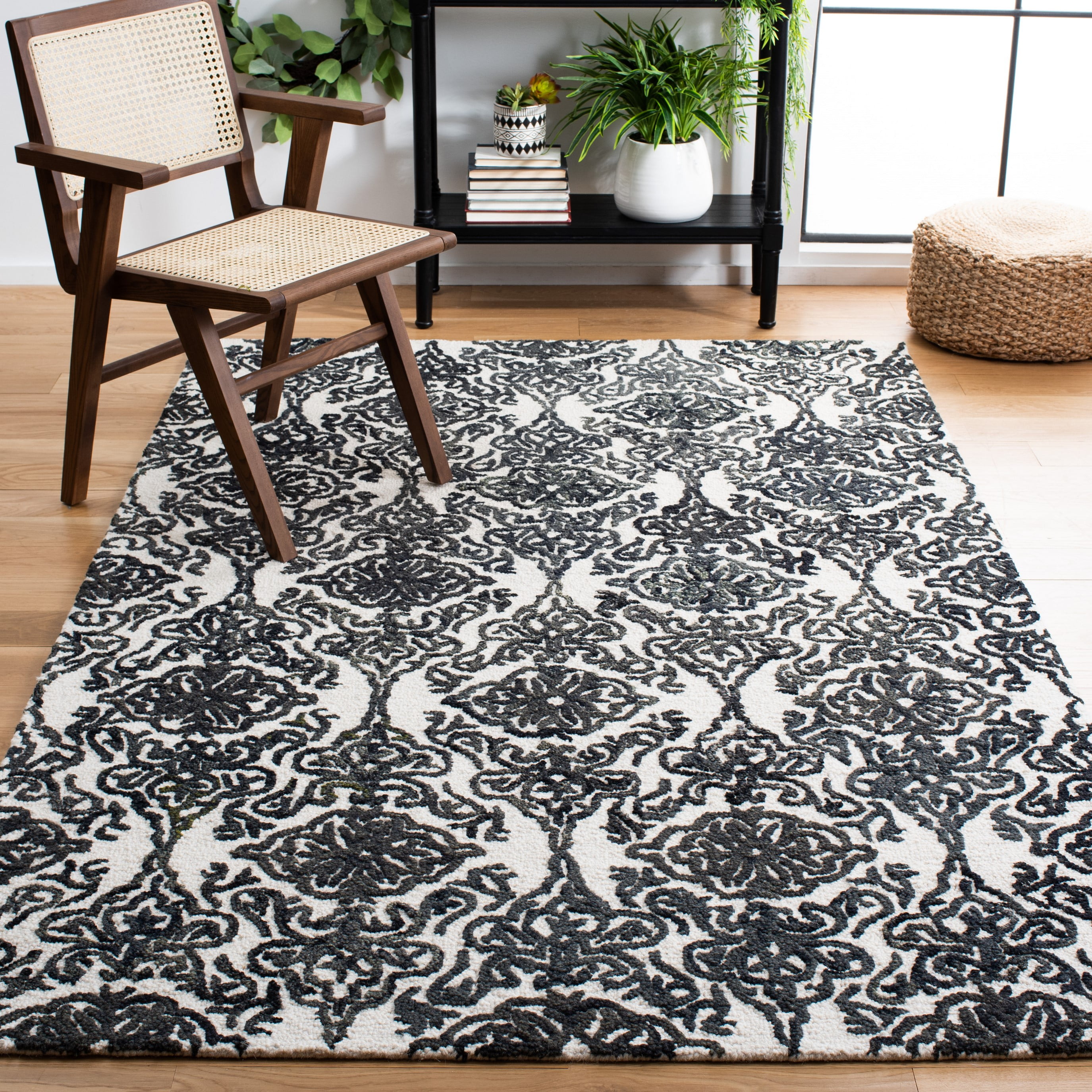 SAFAVIEH Blossom Asher Geometric Wool Area Rug, Ivory/Black, 4' x 6'