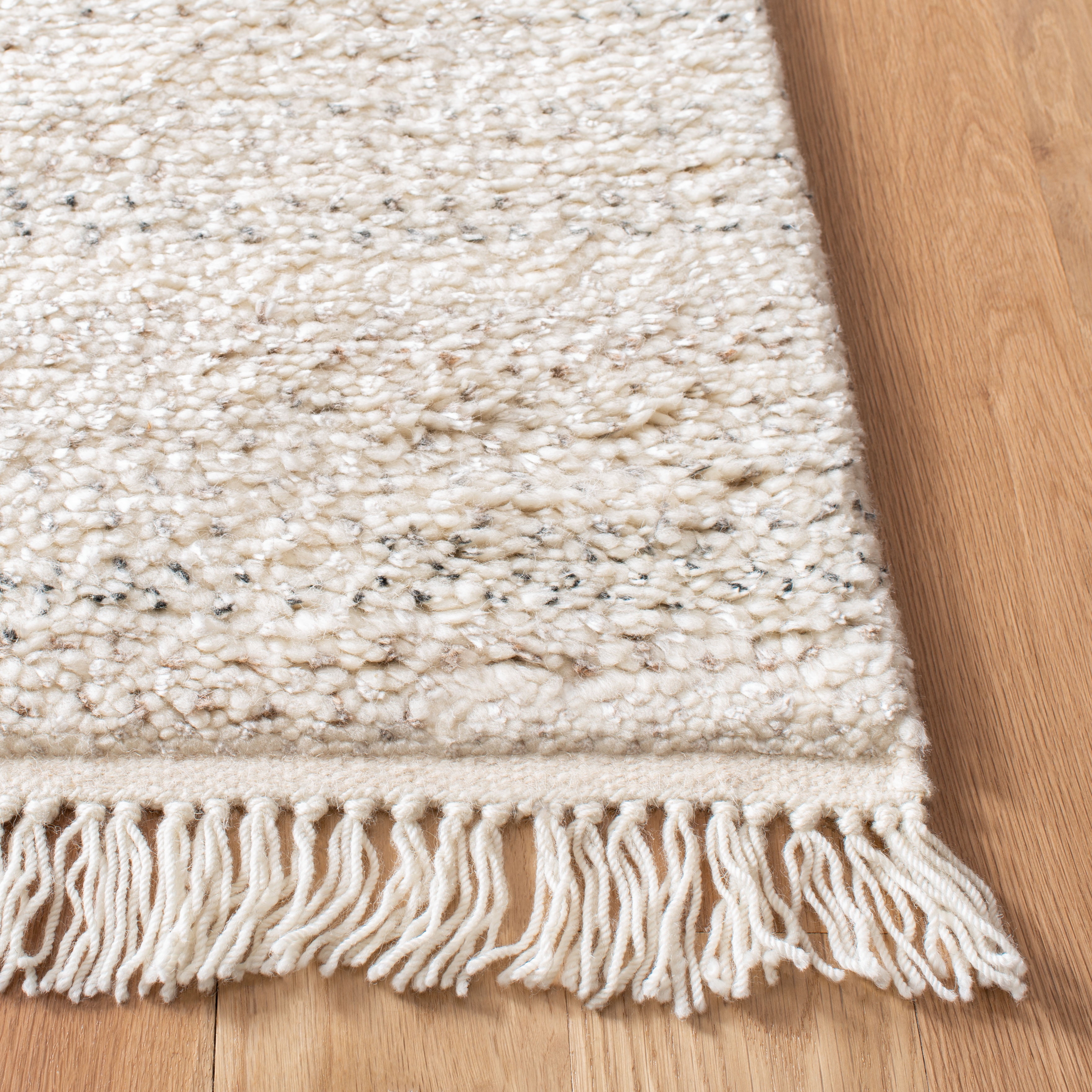 SAFAVIEH Casablanca Axel Solid Wool Shag Runner Rug, Beige, 2'3" x 8'