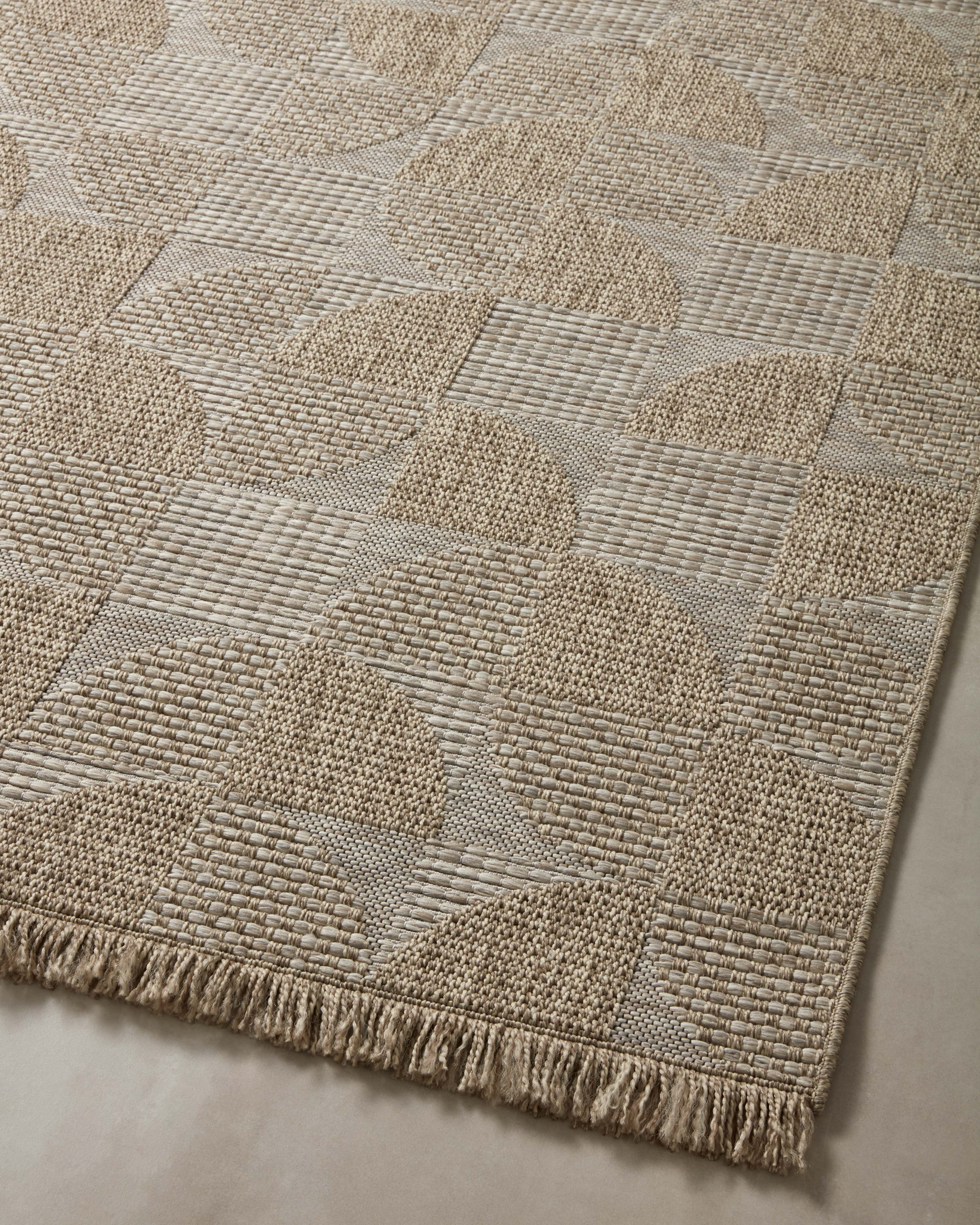 Loloi Dawn Indoor/Outdoor Water-Resistant Patio 7'-8" x 10' Area Rug