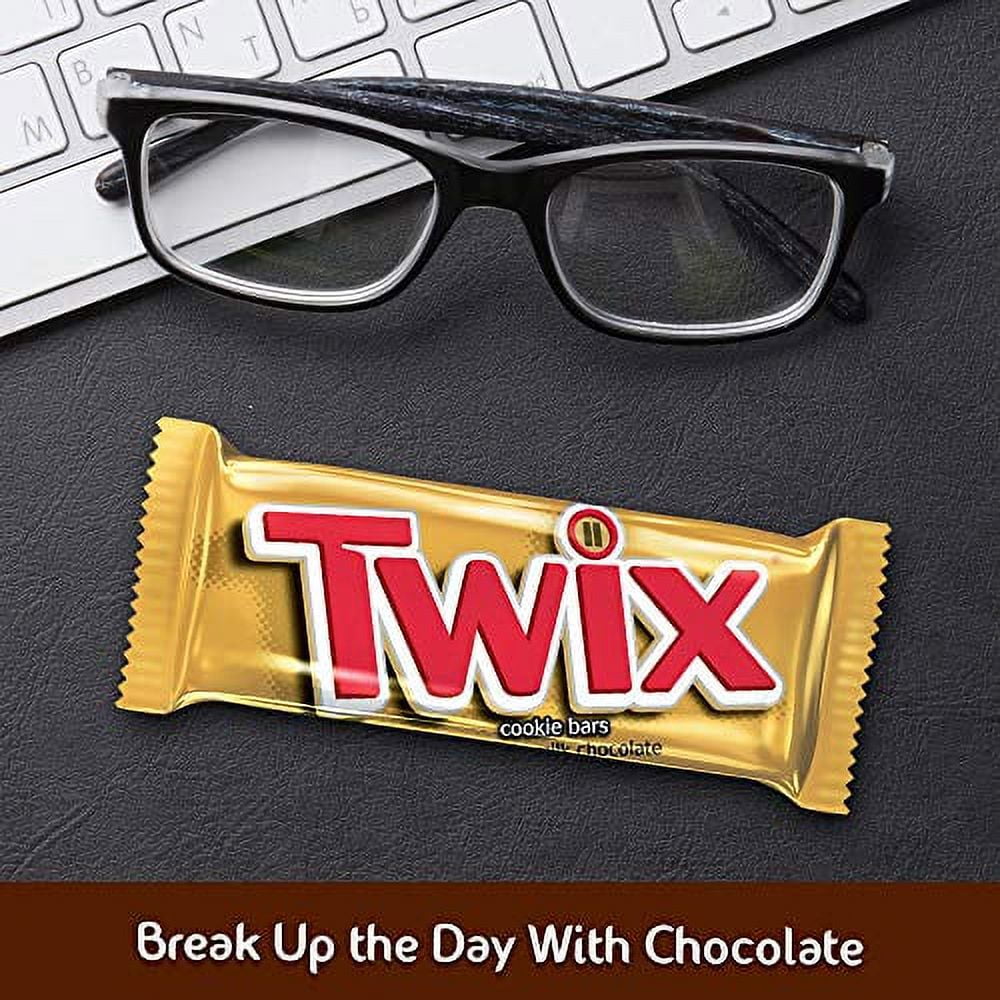 SNICKERS, TWIX, 3 MUSKETEERS & MILKY WAY Full Size Chocolate Candy Bars Assorted Variety, 33.31 Oz, 18 Ct