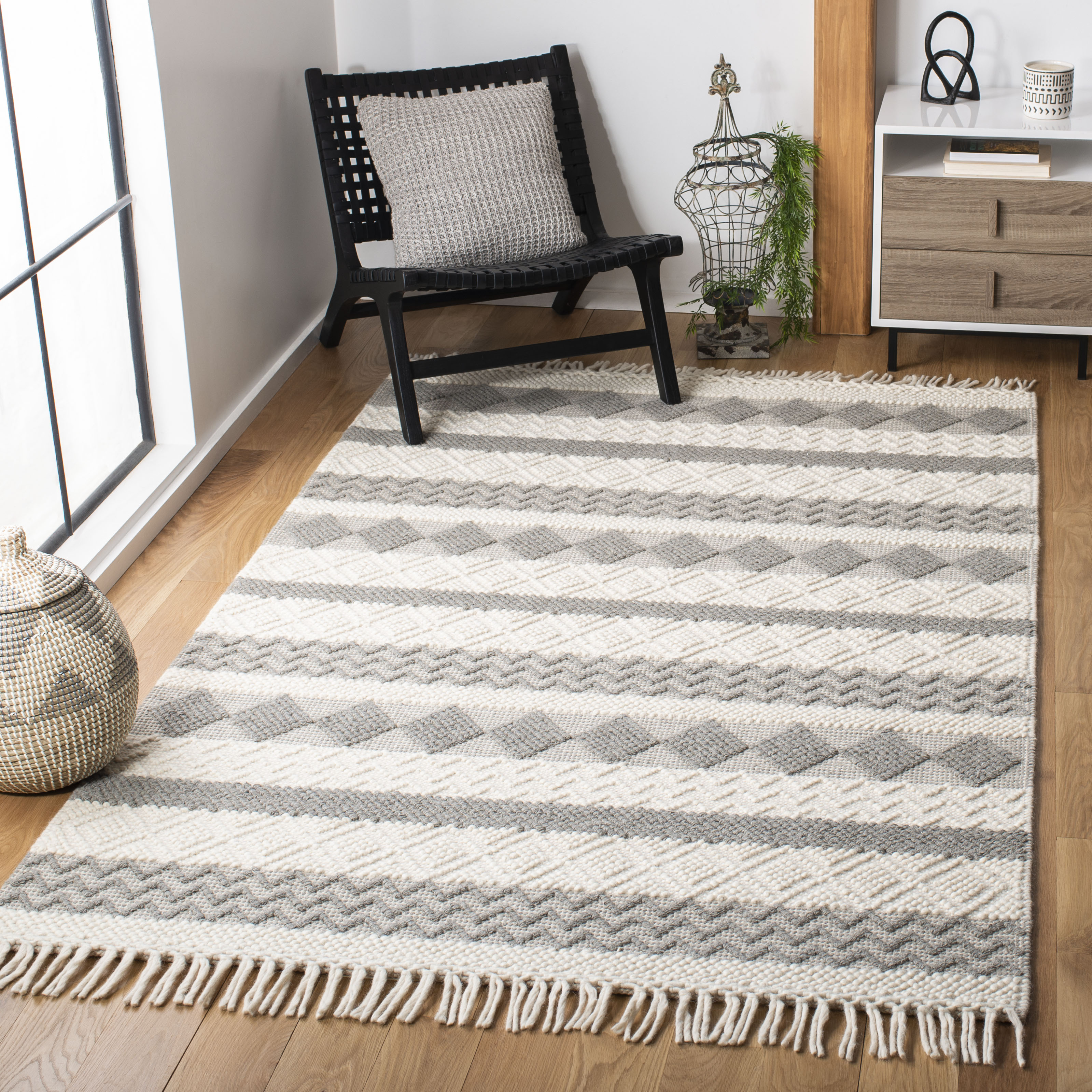 SAFAVIEH Natura Elvin Geometric Wool Area Rug, Ivory/Grey, 6' x 6' Square