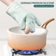 thumbnail image 3 of Guantes de cocina MAD SHARK, resistentes al calor, 450 °C, de silicona, 3 of 6
