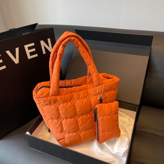 Bolso de mano simple de gran capacidad con acolchado acolchado para mujer con una pequeña Bolso para colgar
