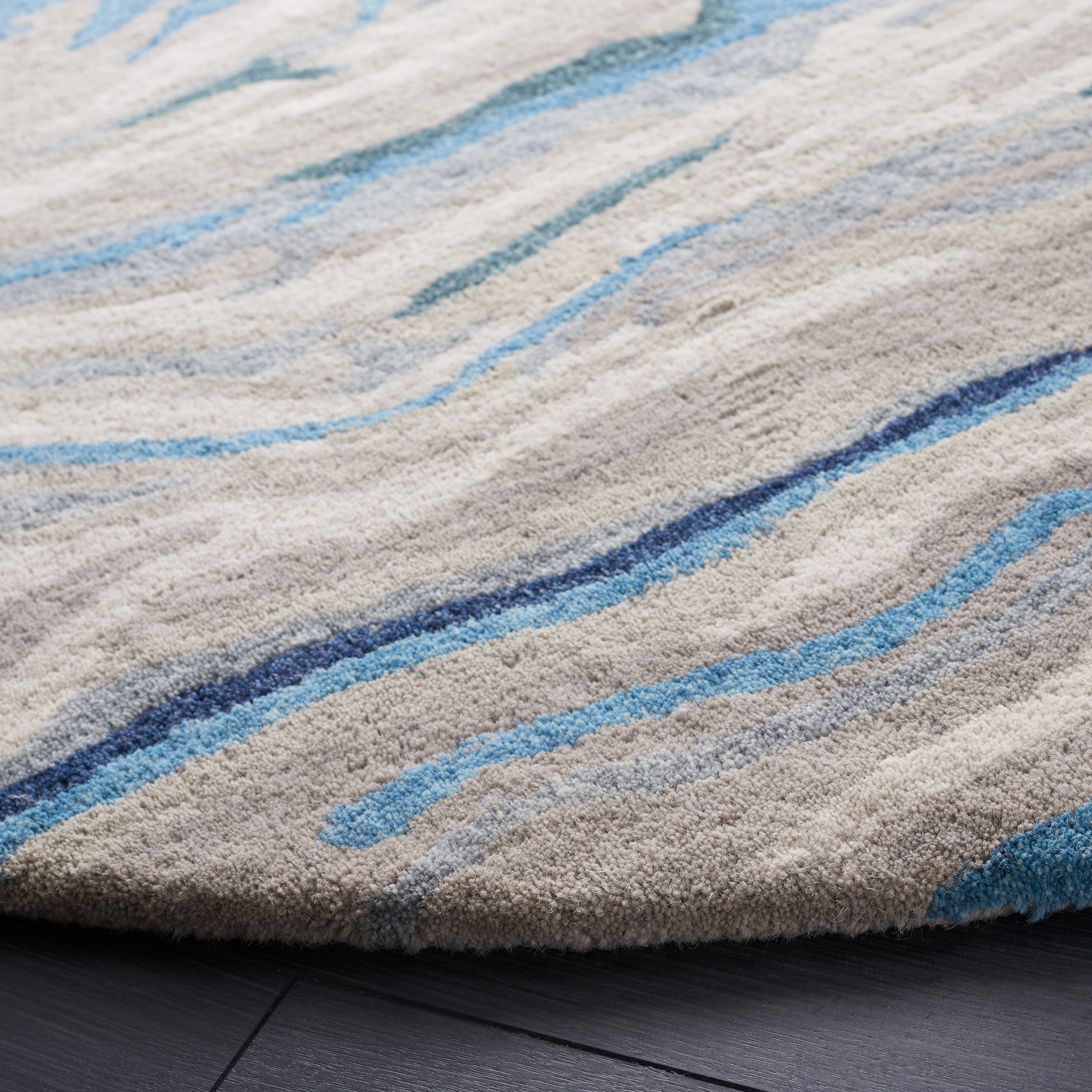 SAFAVIEH Soho Vasilis Abstract Area Rug, Blue/Beige, 6' x 6' Round