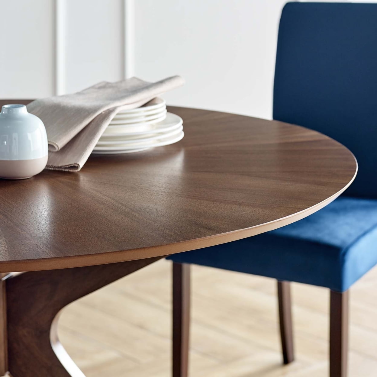 Modway Crossroads 47" Round Modern Wood Dining Table in Walnut