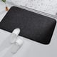 thumbnail image 4 of Alfombra de baño de lujo, cómoda, absorbente, extra suave, TRP, con parte trasera antideslizante. Negro, 4 of 8