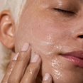 thumbnail image 5 of Limpiador Loved01 Exfoliante facial y corporal John Legend 180 ml, 5 of 5