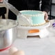 thumbnail image 4 of Soporte giratorio para pasteles de 30,5 cm de diámetro con interruptor de bloqueo y marca de escala-- Sincero Electrónica, 4 of 4