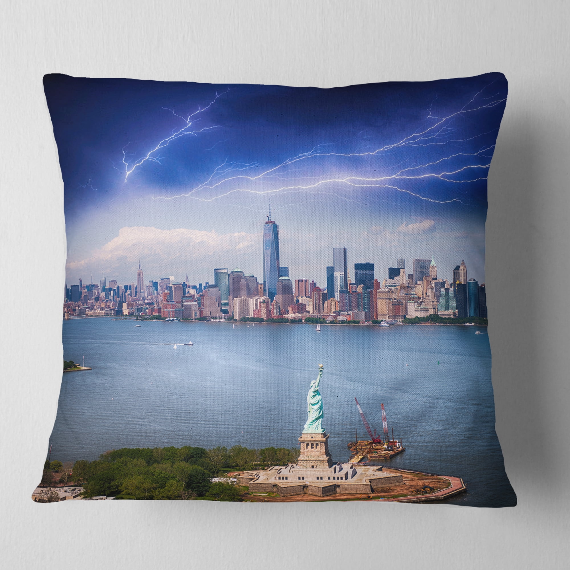 Designart Statue of Liberty and Skyline - Cityscape Photo Throw Pillow - 18x18