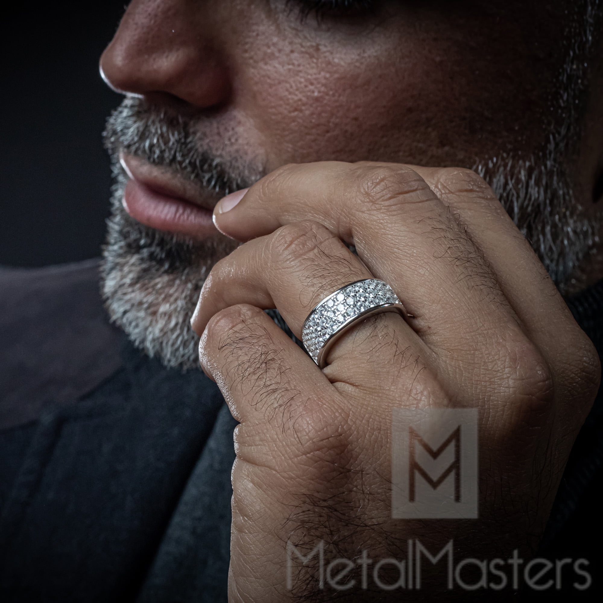 How to Choose a Unique Men's Silver Wedding Band