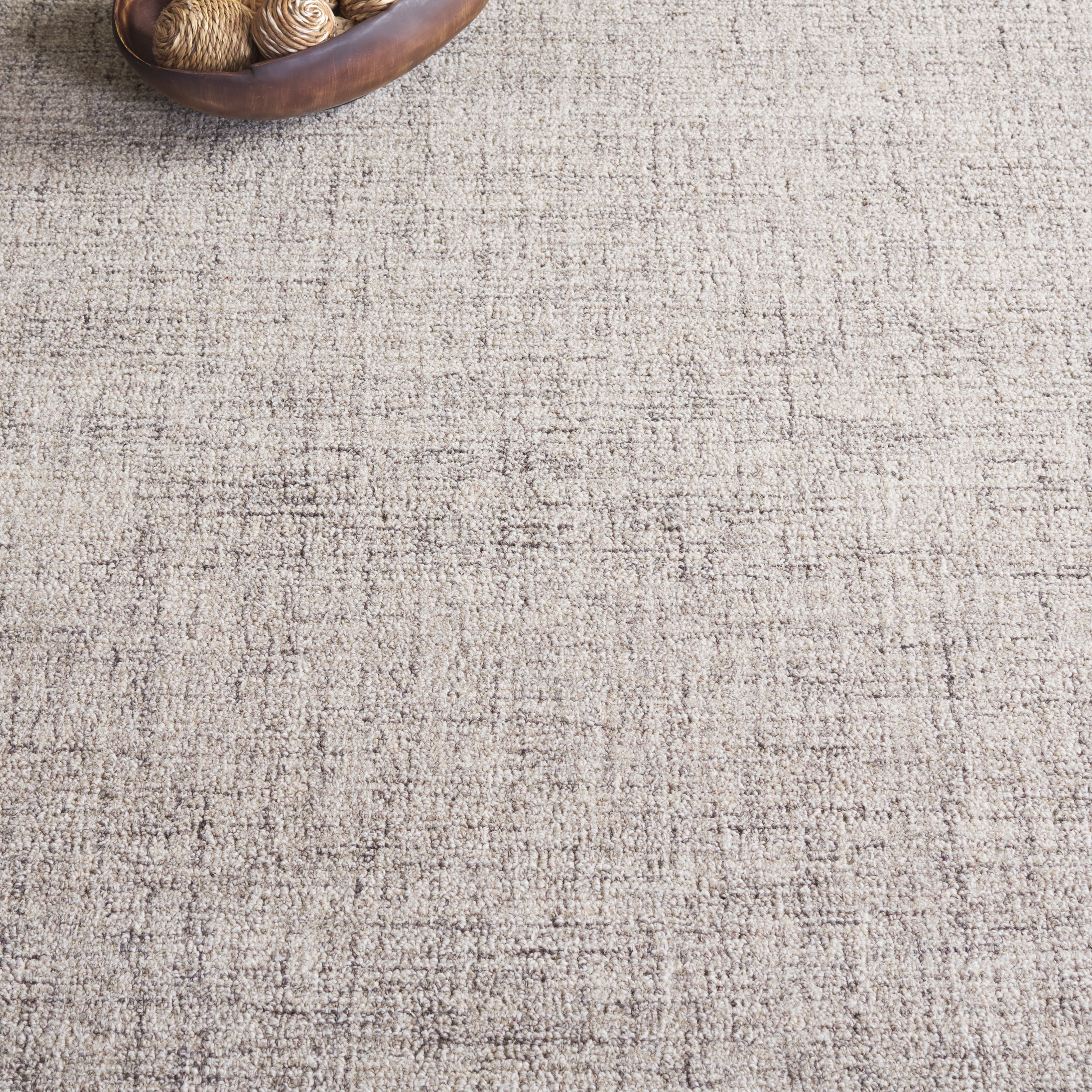 SAFAVIEH Ebony Gabriel Bordered Area Rug, Gray/Ivory, 6' x 6' Round
