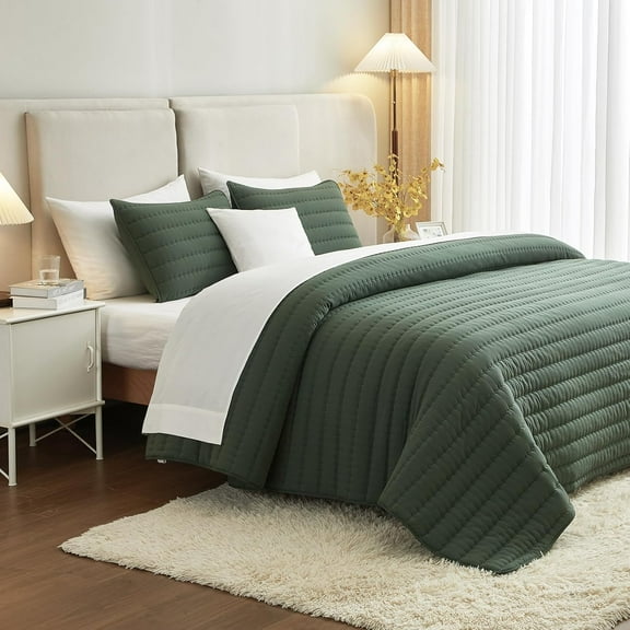 Green Queen Size Quilt Bedding Set, Reversible Lightweight Bed Spreads Oversized Queen Quilted Bedspread for All Seasons, Soft Washable, 3 Pieces, 1 Quilt (90x96 in) & 2 Pillow Shams (20x26 in)