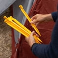 thumbnail image 2 of Juego de 6 pinzas para tienda de campaña Coghlan's, plástico reciclado, 30 cm, 2 of 3