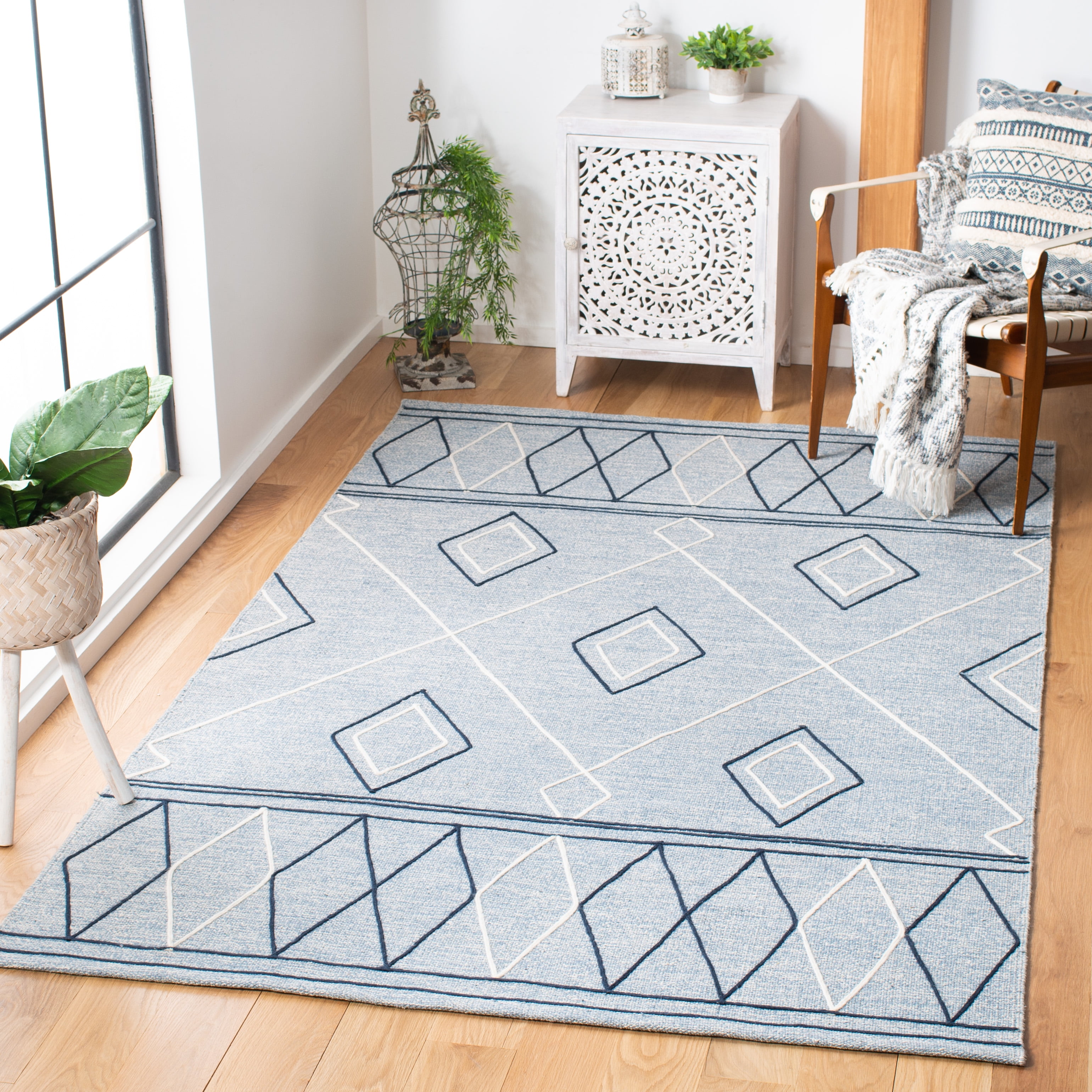 SAFAVIEH Striped Kilim Bronagh Geometric Area Rug, Light Blue/Ivory, 3' x 5'