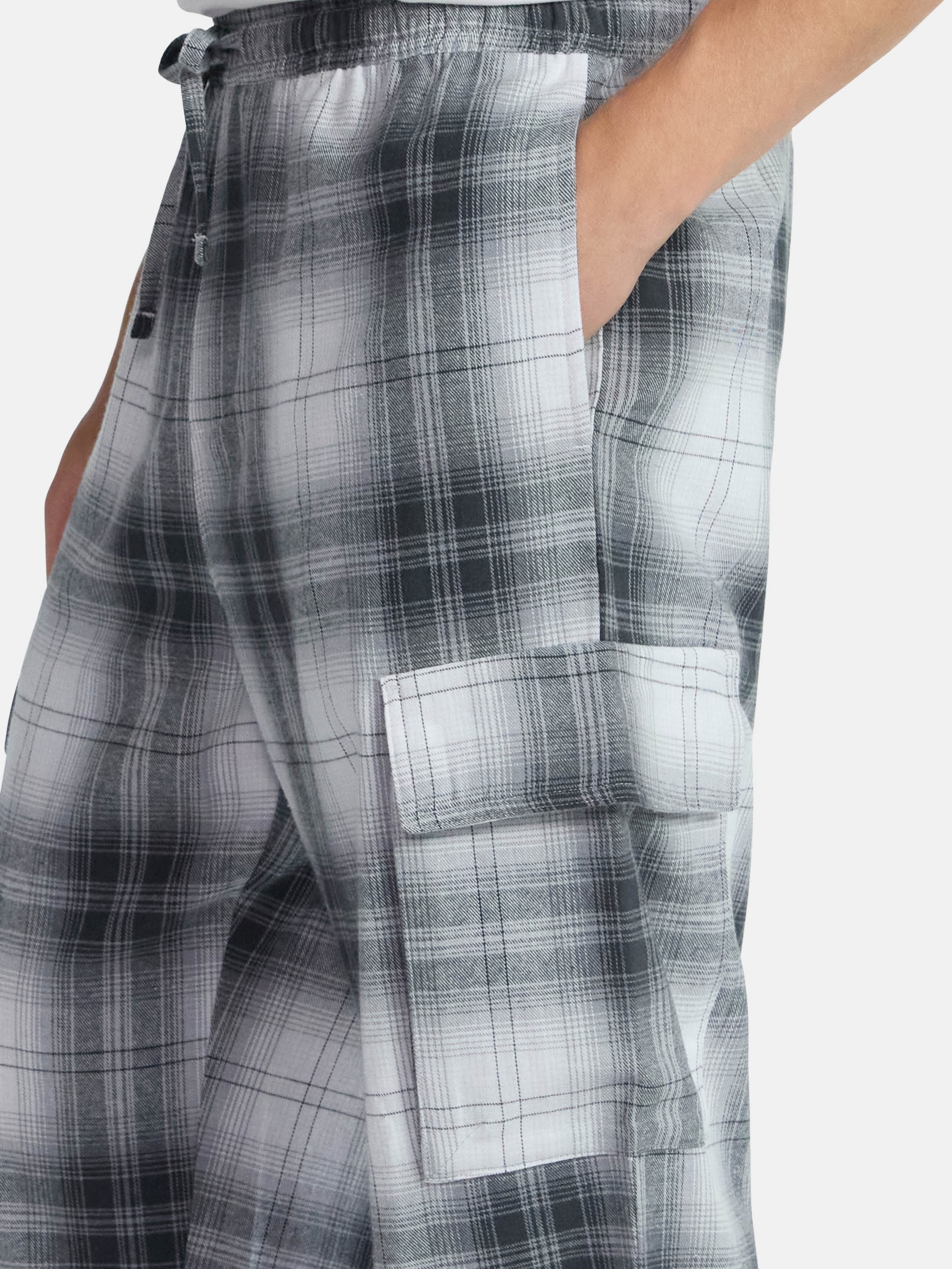 No Boundaries Flannel Cargo Pants, Men's & Big Men's