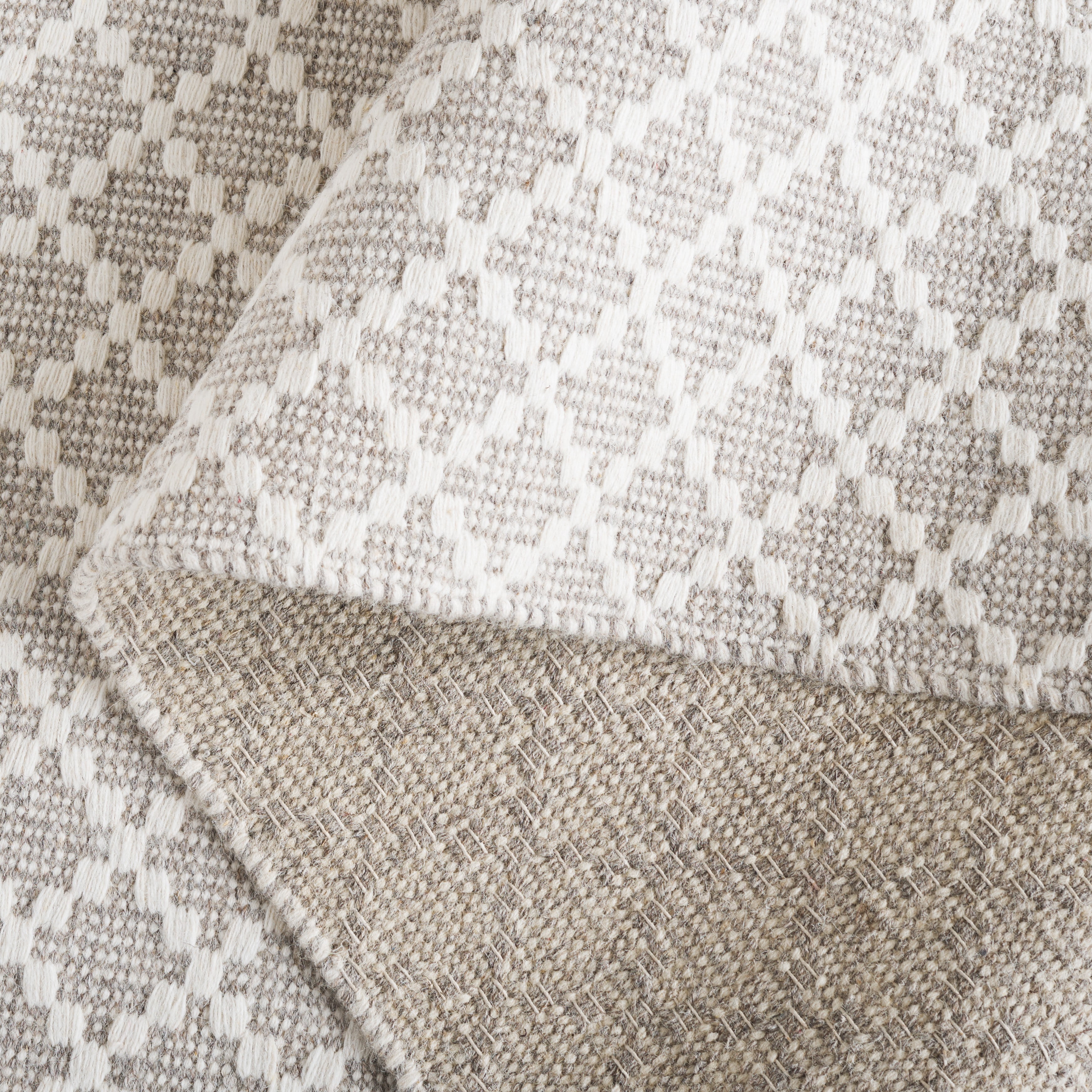 SAFAVIEH Vermont Jilliean Diamond Quatrefoil Area Rug, Gray/Ivory, 6' x 6' Round