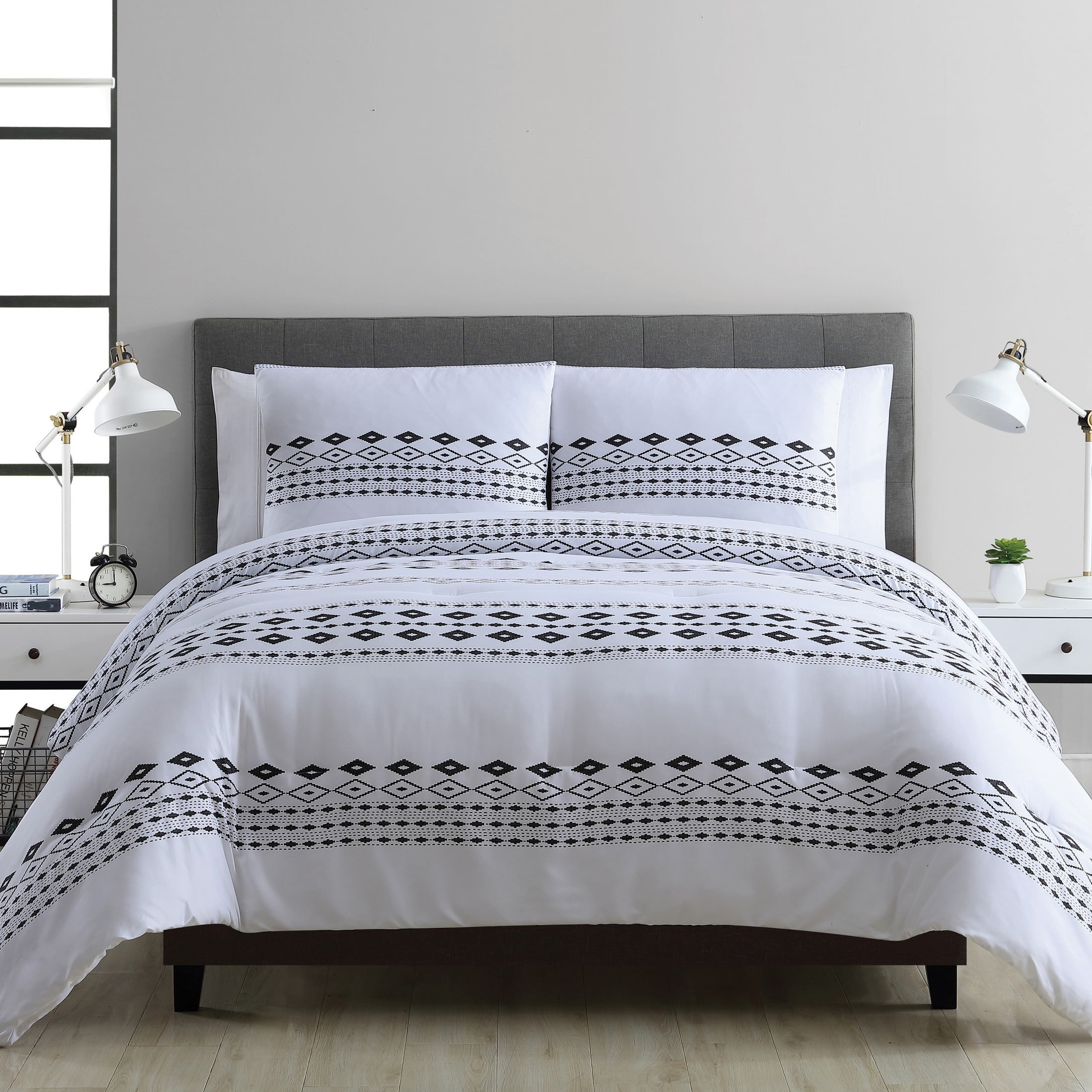VCNY Home Aztec Southwestern Geometric 3Piece Comforter Set, Full