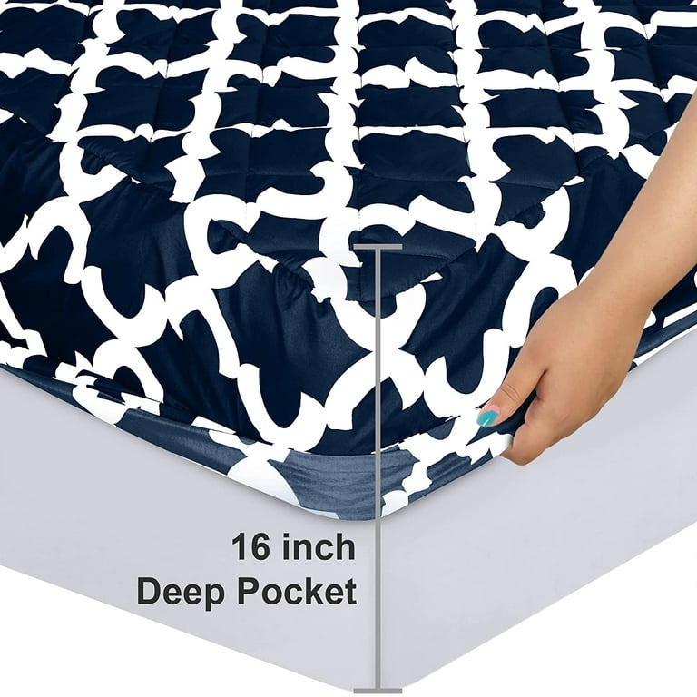 Utopia Bedding Quilted Fitted Mattress Pad (Queen) - Elastic Fitted  Mattress Protector - Mattress Cover Stretches up to 16 Inches Deep -  Machine
