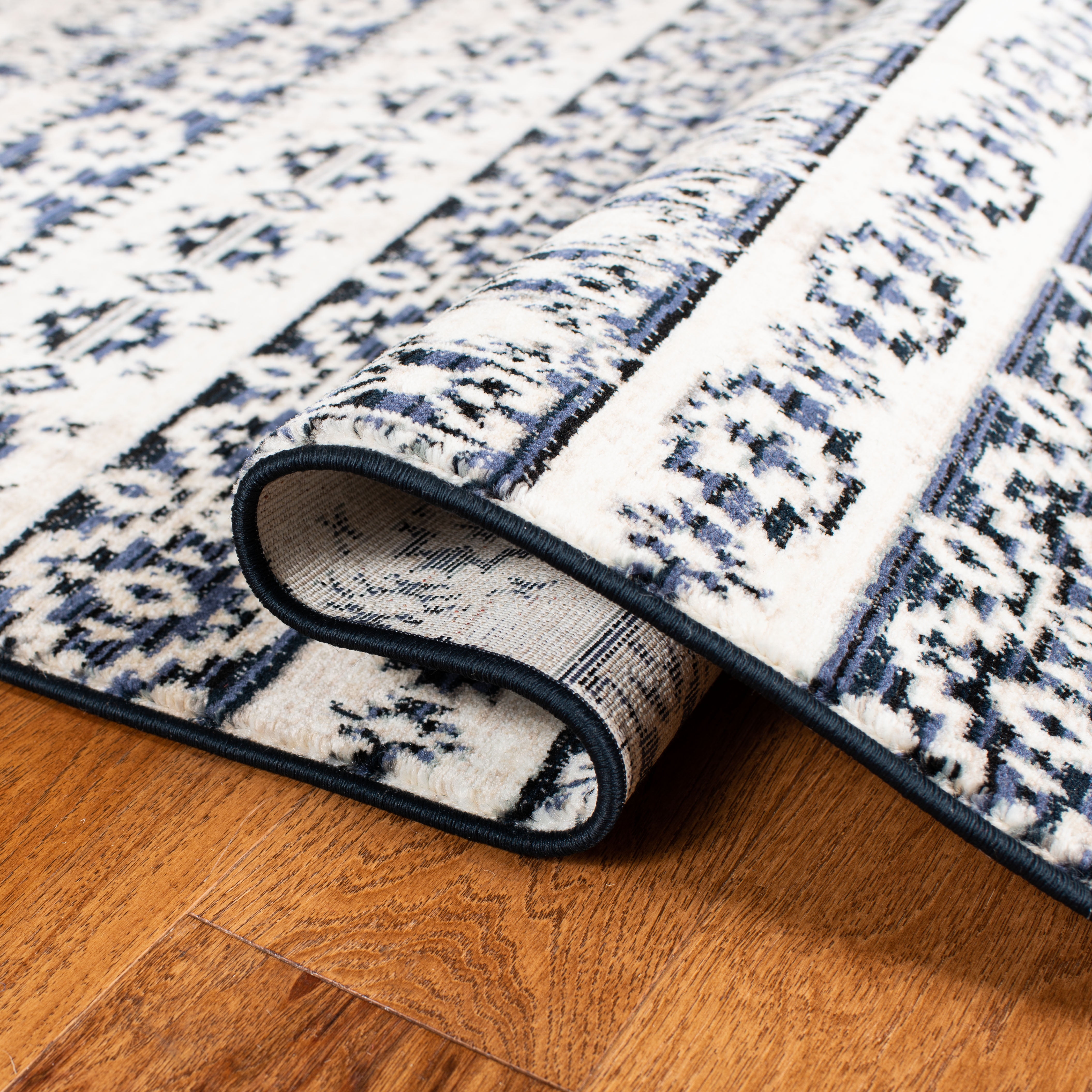 Safavieh Herat Clayton Oriental Area Rug, Ivory/Black, 4' x 6'