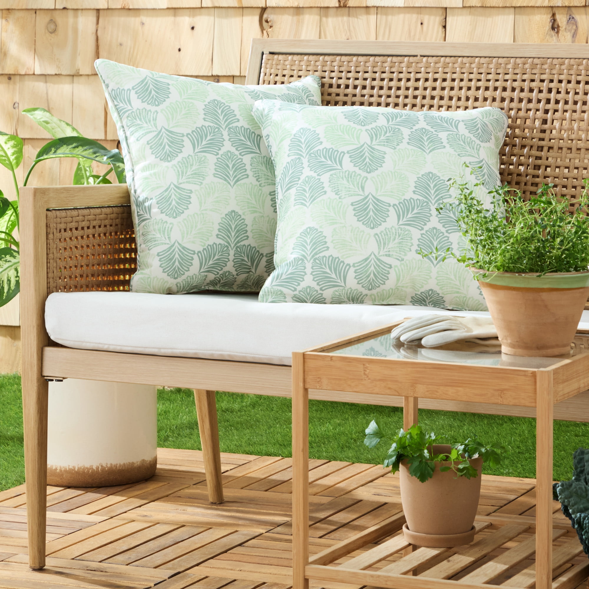 MARTHA STEWART Modern Banana Leaves Indoor Outdoor Decorative Pillow 2-Pack Set, UV Fade Resistant, Water Repellent, Printed Tropical Design, Green, 18"x18"